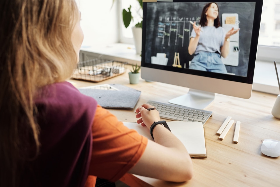 Запретили Zoom? Власти опровергли введение ограничений для школ при выборе ПО