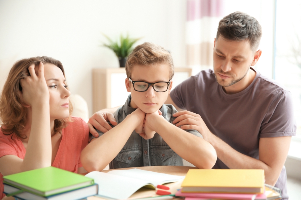 Травля и дистант: самые волнующие родителей школьников проблемы