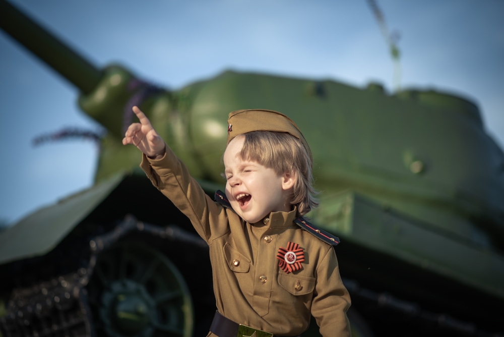 Что подарить мальчикам на 23 Февраля?