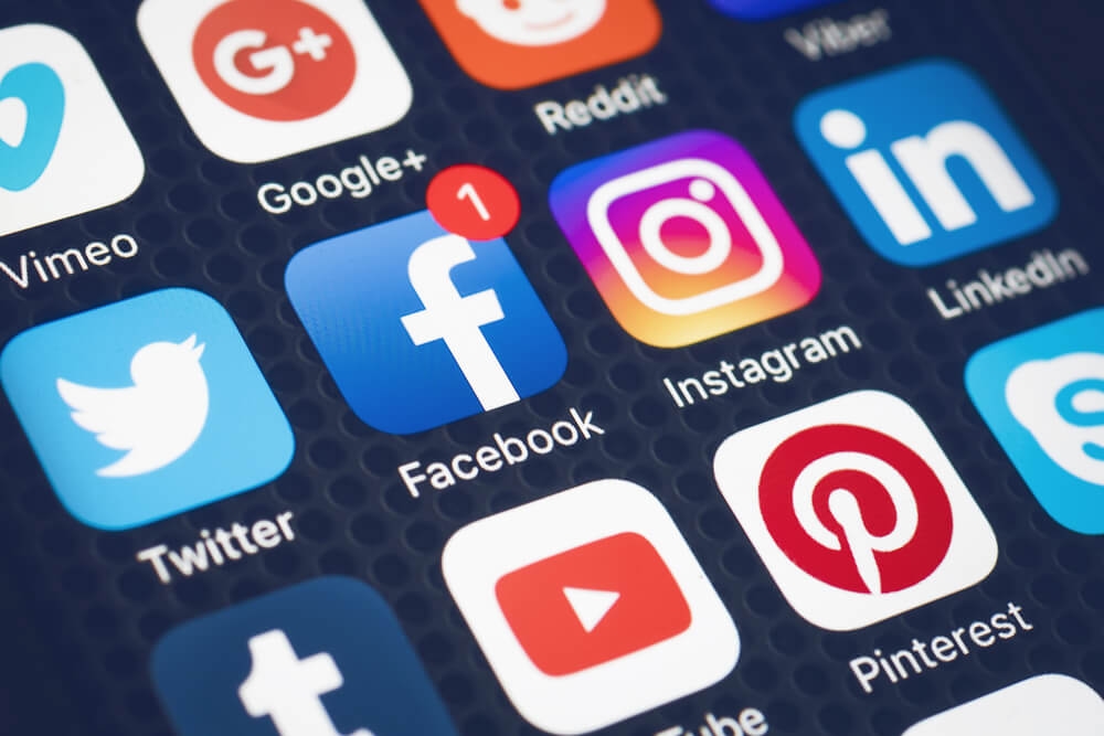 Facebook и Instagram запугиванием заставляют юзеров разрешить слежку