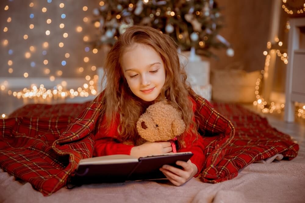 Волшебство на книжной полке: что почитать про Новый год, зиму и Рождество