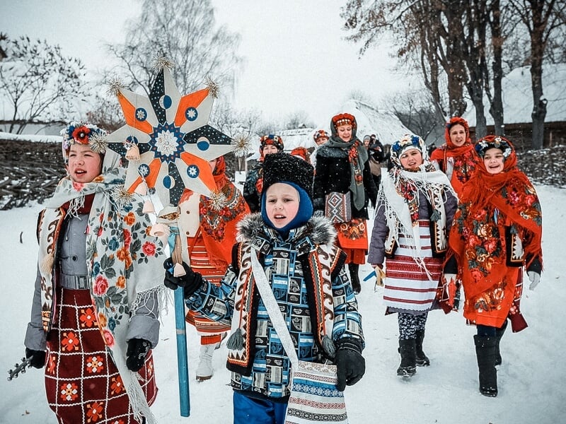 Рождественские колядки: добрая народная традиция для детей и взрослых